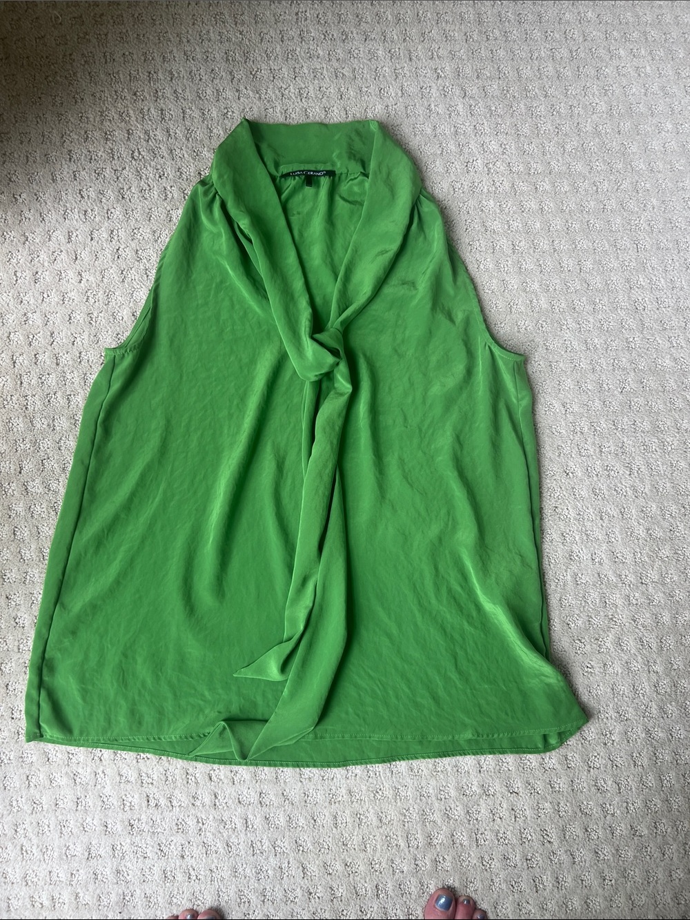 Luisa Cerano Kelly green sleeve less blouse.  Size 6